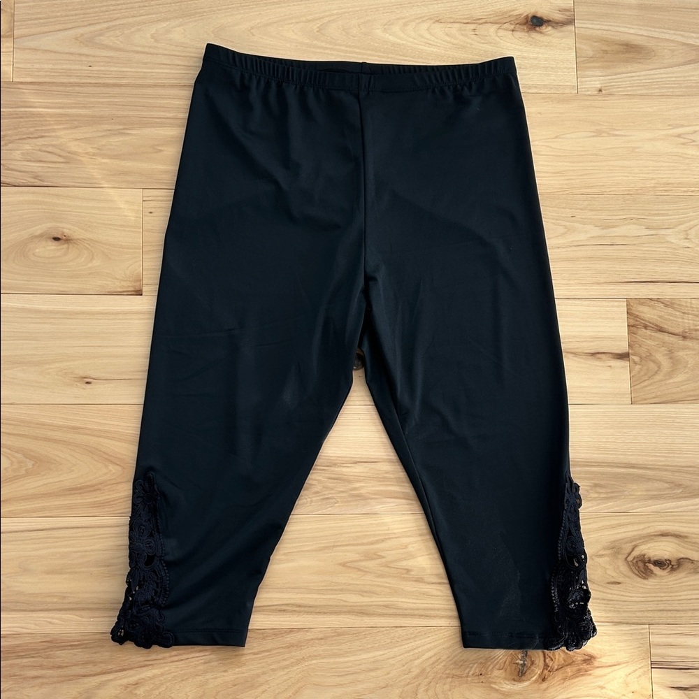 Amazon Detailed Lace Black Crop Leggings Size 1X